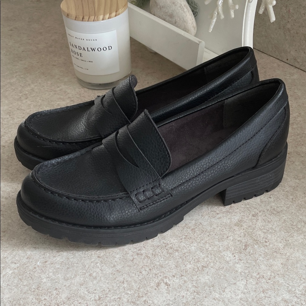 BC Footwear Black Leather Loafers - Picture 3 of 7